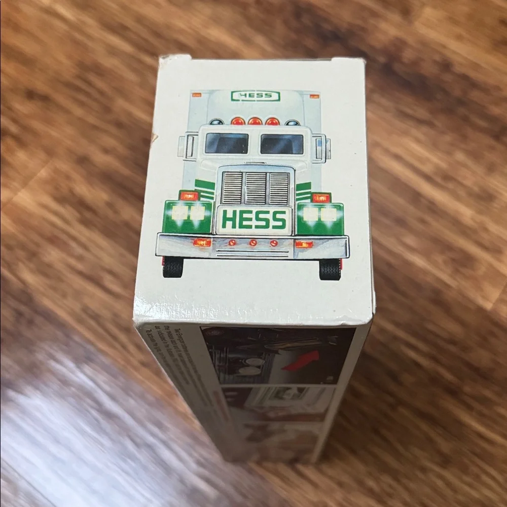 Vintage Hess 1992 18 Wheeler and Racer collectible toy new in box